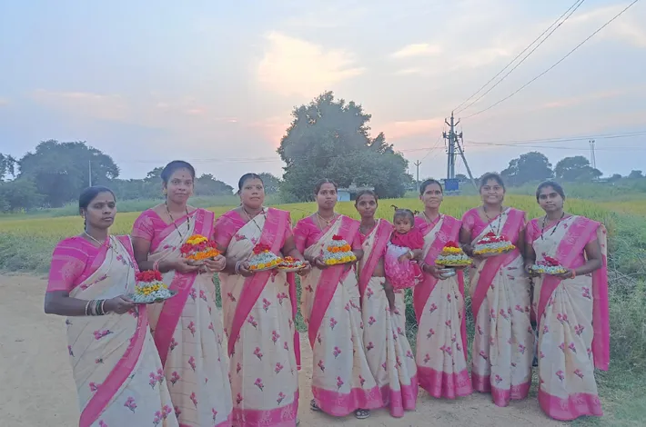అంగరంగ వైభవంగా అట్ల బతుకమ్మ సంబరాలు