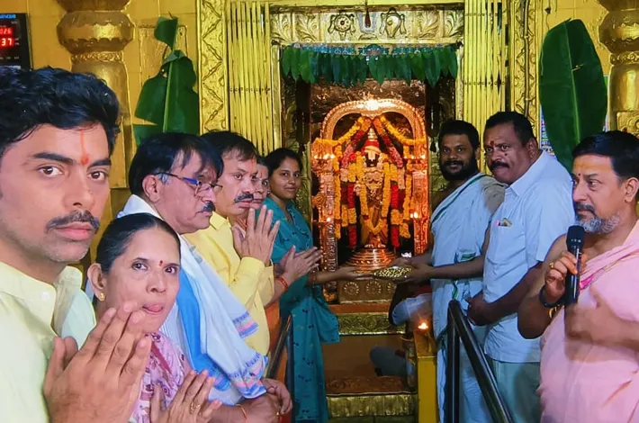 బుగులు వెంకటేశ్వర స్వామికి అష్టదళ పాద పద్మారాధన