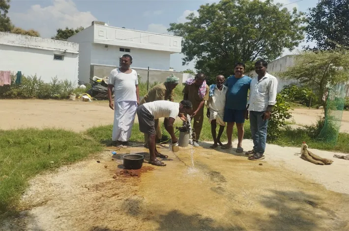 బోరుకు మరమ్మతులు.. నీటి సమస్య కు చెక్