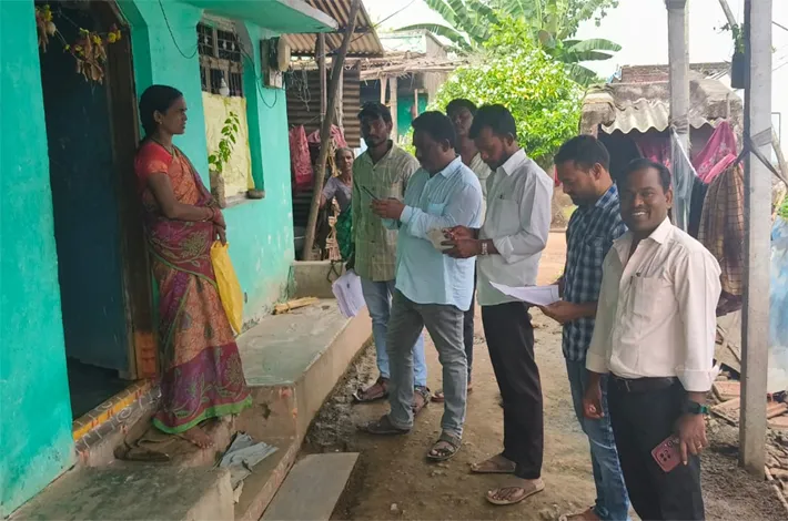 చేయూత పింఛన్ల  పరిశీలన
