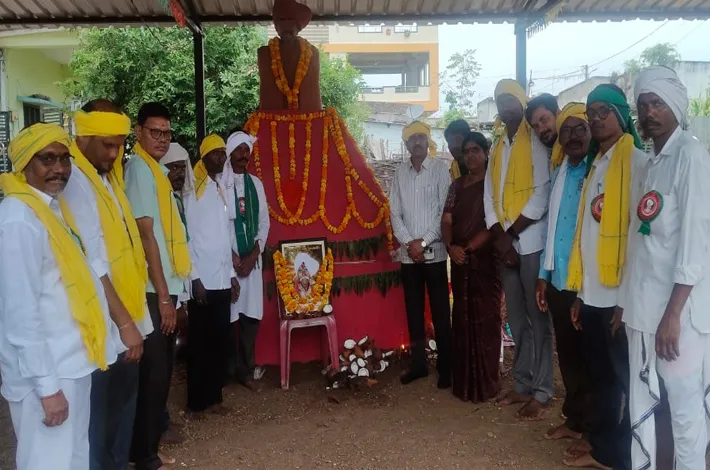 కుమరం సూరుకు ఘన నివాళి