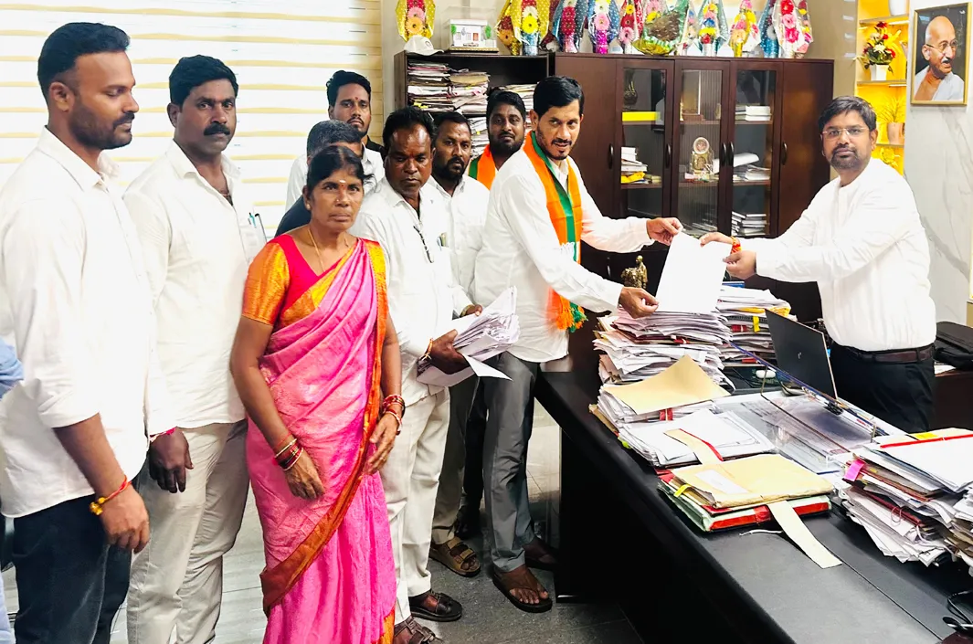 పేదల భూములు దోచుకోవడానికే
