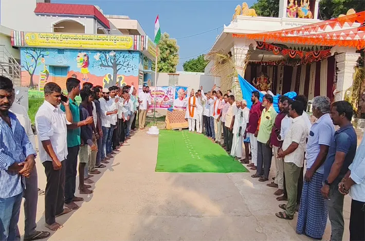 గుండ్రాంపల్లి గ్రామంలో అమరవీరుల స్ఫూర్తి కేంద్రం ఏర్పాటు చేయాలి