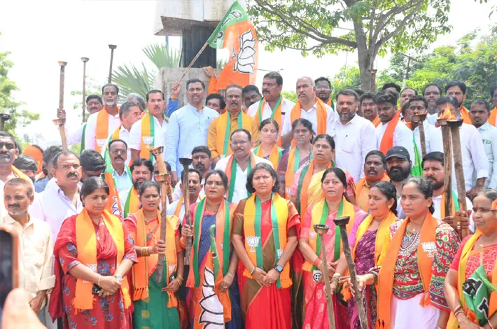 హన్మకొండలో ఘనంగా ‘సేవా జ్యోతి యాత్ర’ – ‘వికసిత్ భారత్ సంకల్ప సభ’