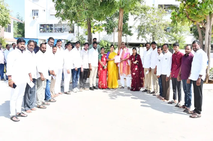 మల్లారెడ్డికి ఎమ్మెల్సీ ఓటరు నమోదు పత్రాల సమర్పణ