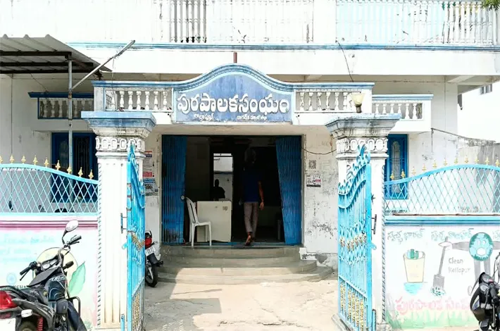 కౌన్ పూచ్ తా.. కొల్లాపూర్..!