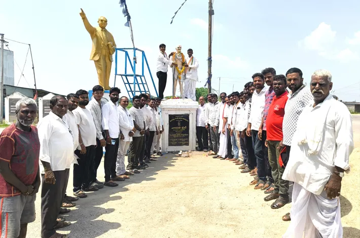 గాంధీ జయంతి సందర్భంగా ఘన నివాళులు