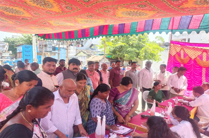 ఆలేరులో ఘనంగా మెగా వైద్య శిబిరం