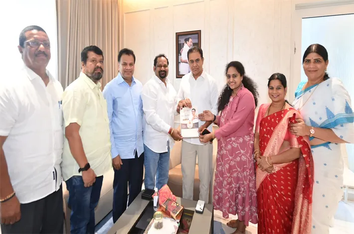 దుబాయ్‌లో బతుకమ్మ.. కేటీఆర్‌కు ఆహ్వానం