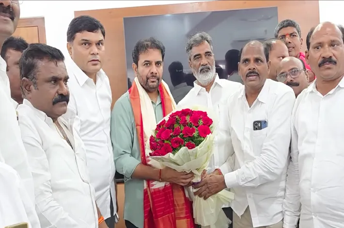 కార్మికులకు కేటీఆర్ భరోసా
