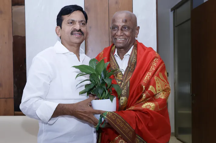 ఆత్మీయతకు చిరునామా..బంధాల పరిమళం