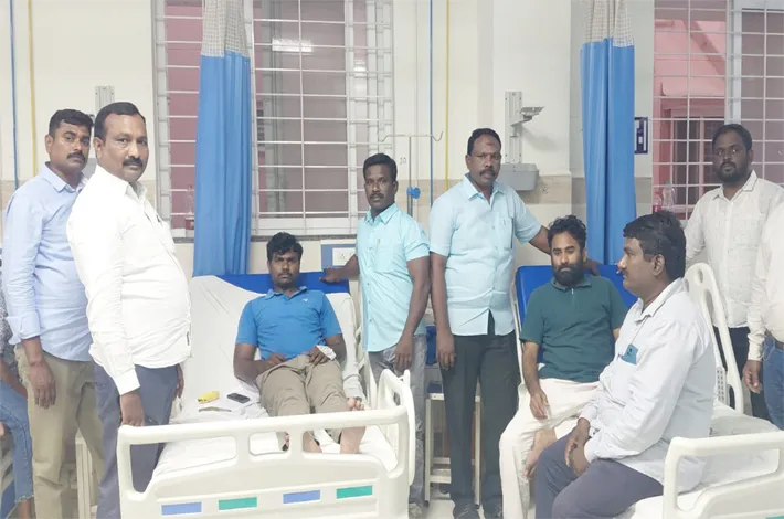 సీఐ, ఎస్ ఐలను అరెస్టు చేసి అట్రాసిటీ కేసు నమోదు చేయాలి