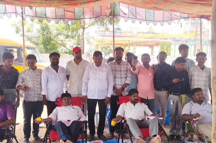 లక్కారంలో మెగా రక్తదాన శిబిరం