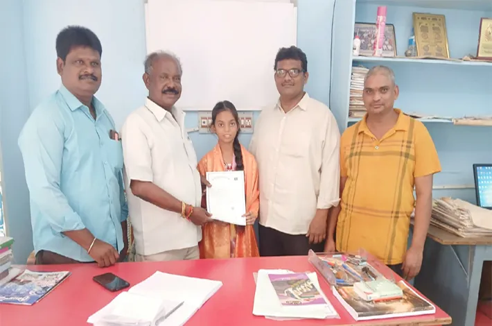 టైపు రైటింగ్‌లో హాసిని ప్రతిభ