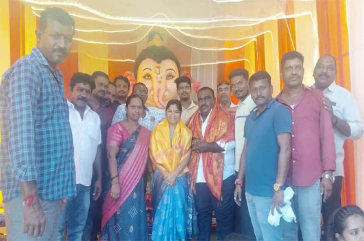 ఘనంగా గణేశుని నవరాత్రి ఉత్సవాలు 