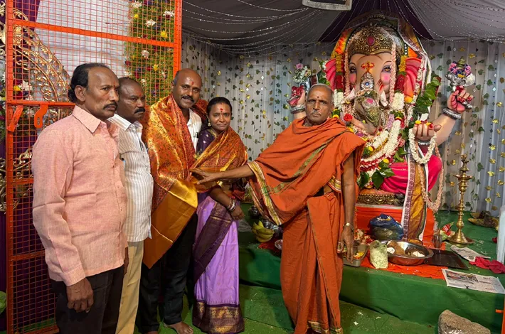 గణపయ్య ఆశీస్సులతో పట్టణ ప్రజలంతా సుఖసంతోషాలతో ఉండాలి