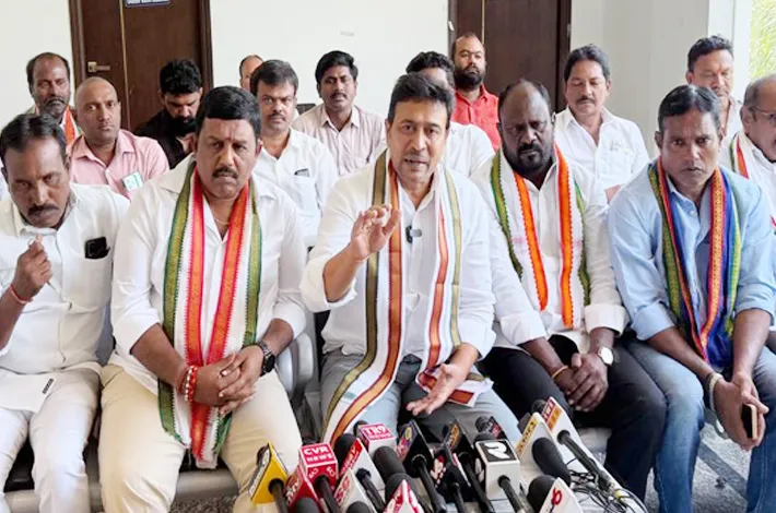 అసభ్య వ్యాఖ్యలు చేసిన బీఆర్ఎస్ ఎమ్మెల్సీని వెంటనే బర్తరఫ్ చేయాలి