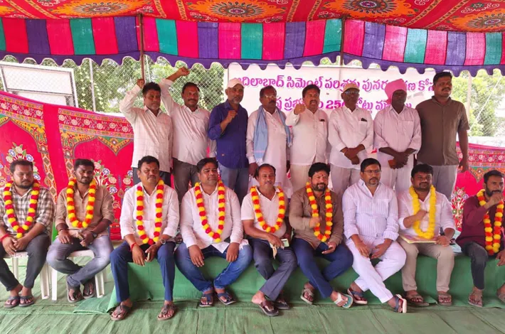 సీసీఐ పునఃప్రారంభంపై ఎంపీ, ఎమ్మెల్యే స్పందించాలి