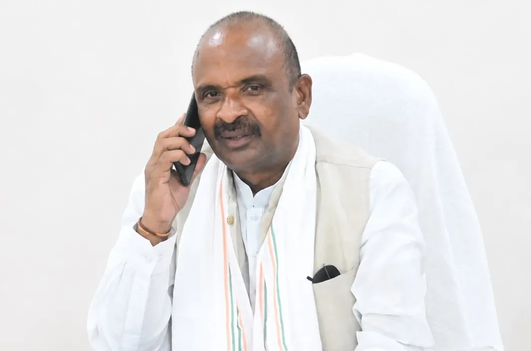 అకాల వర్షాలపై ప్రజలు అప్రమత్తంగా ఉండాలి: పువ్వాళ్ళ దుర్గాప్రసాద్