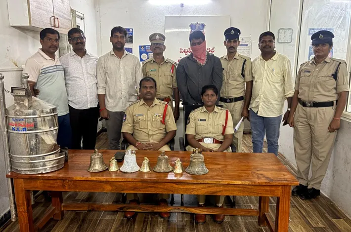 ఆలయాలే లక్ష్యంగా వరుస చోరీలు