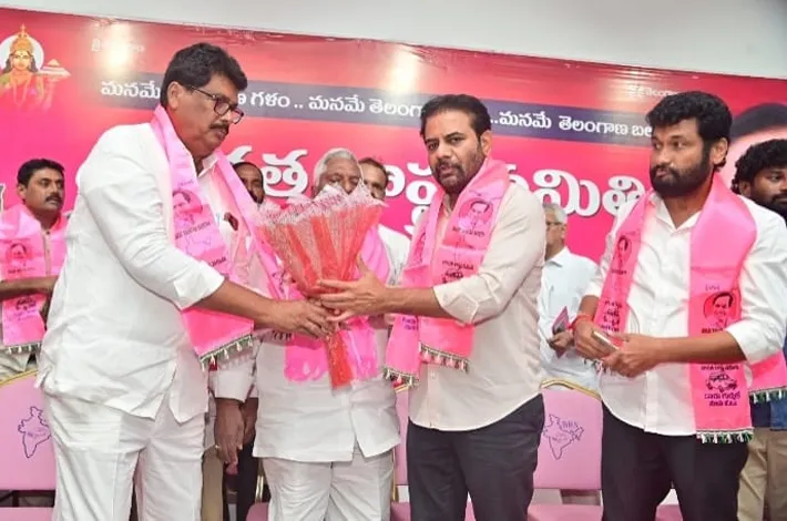 కేటీఆర్ తో నిర్మల్ బీఆర్ఎస్ నేతల సమావేశం
