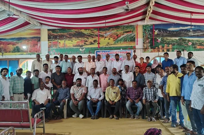 మౌలిక వసతులు సమకూర్చాలని డిమాండ్