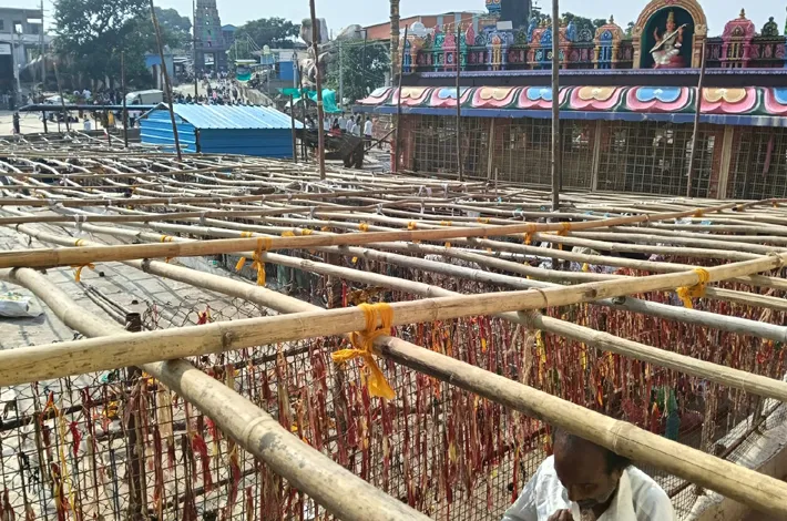 ఏడుపాయల్లో చలువ పందిళ్లు ఏర్పాటు..