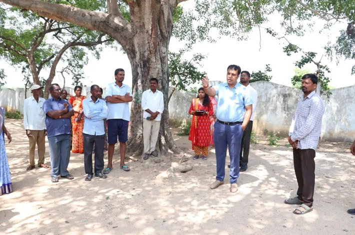 పాఠశాలల్లో మెరుగైన విద్యతో పాటు పరిశుభ్రత తప్పనిసరి