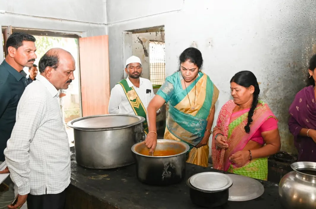 విద్యార్థులకు మెరుగైన వసతులు కల్పించాలి