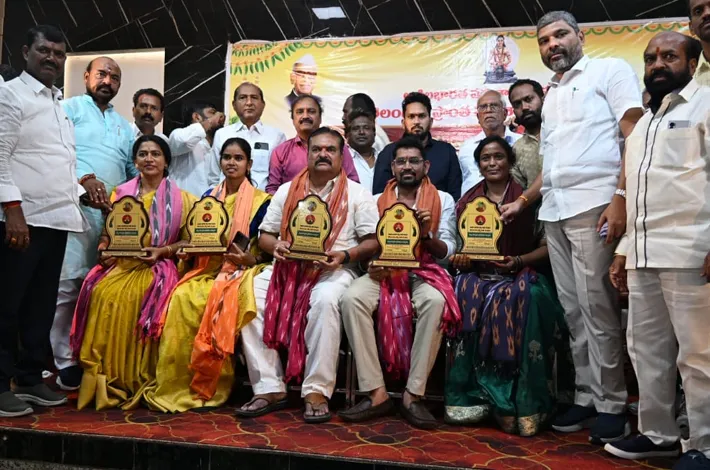 పద్మశాలి కార్పొరేటర్లకు సన్మానం 