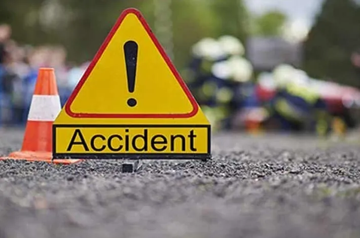 స్కూటీపై నుంచి పడి వ్యక్తి మృతి