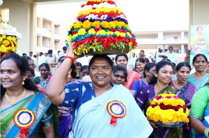 తెలంగాణ సంస్కృతి, సంప్రదాయాలకు ప్రతీక బతుకమ్మ