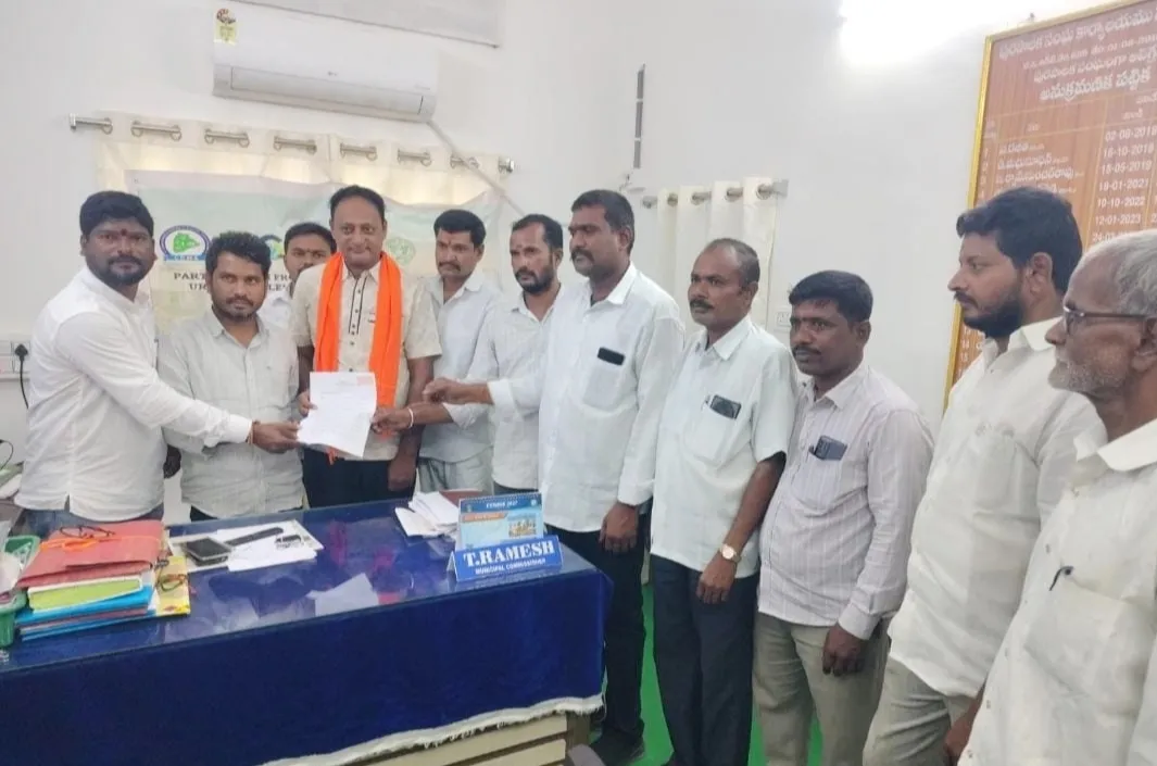 ప్రజాధనం లెక్కలు అడిగిన బిజెపి నాయకులు