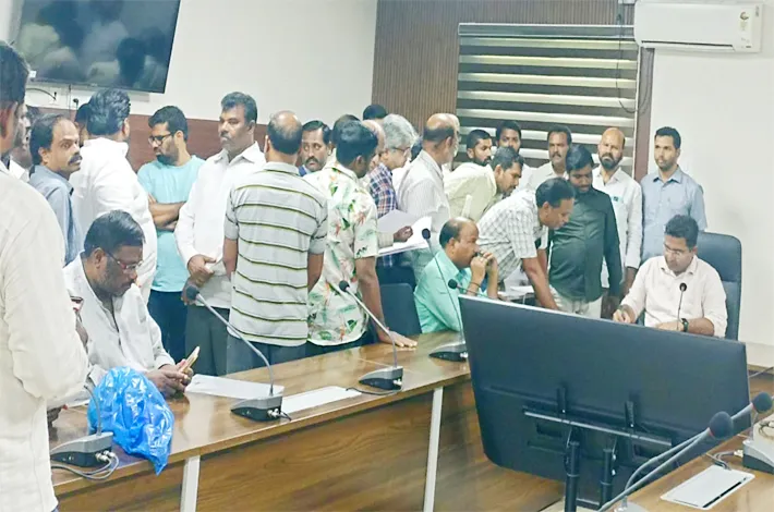 మల్కాజిగిరి జోనల్ ప్రజావాణిలో 27 ప్రజా ఫిర్యాదులు