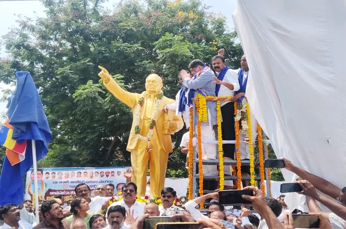 చాకలి ఐలమ్మకు మంత్రుల ఘన నివాళి