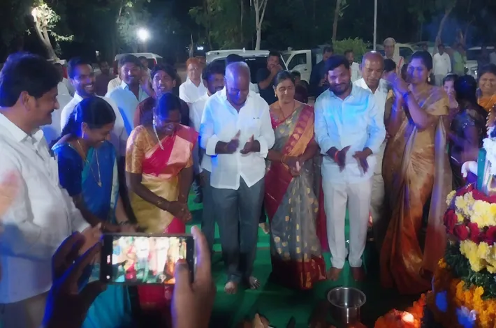 తెలంగాణ సంస్కృతికి ప్రతీక బతుకమ్మ