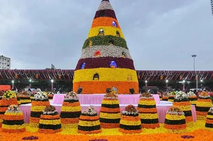 నేడు సద్దుల బతుకమ్మ .. ట్యాంక్‌బండ్‌లో ట్రాఫిక్ ఆంక్షలు!
