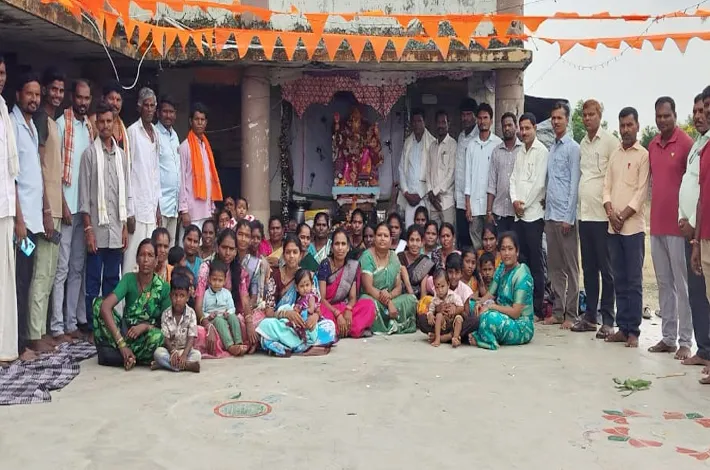 ఆశ్రమ ఉన్నత పాఠశాలలో గణపయ్యకు పూజలు 
