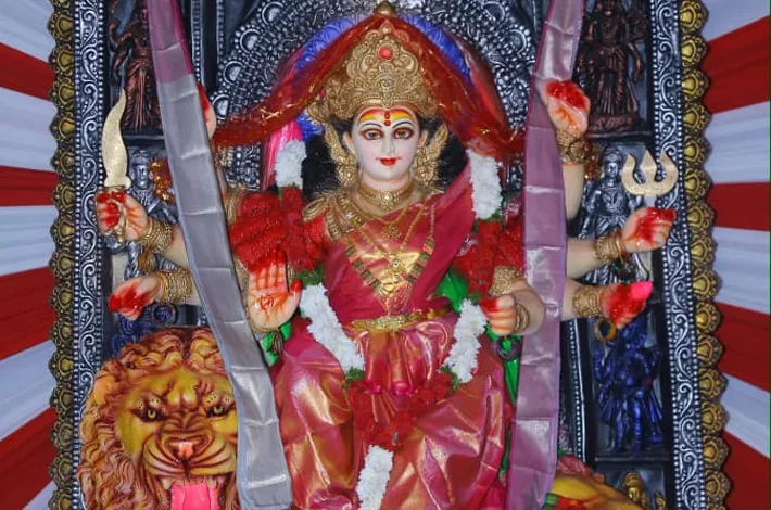 గాయత్రీ మాతగా అమ్మవారి దర్శనం