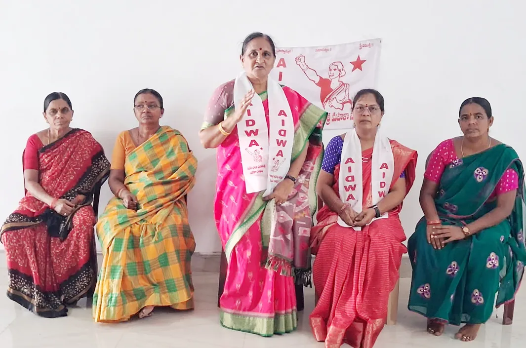 వీర వనితల స్ఫూర్తి యాత్రను జయప్రదం చేయండి