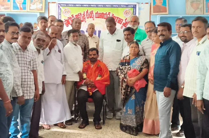 పి,ఆర్,టి,యు జిల్లా అధ్యక్షునికి  ఘన సన్మానం