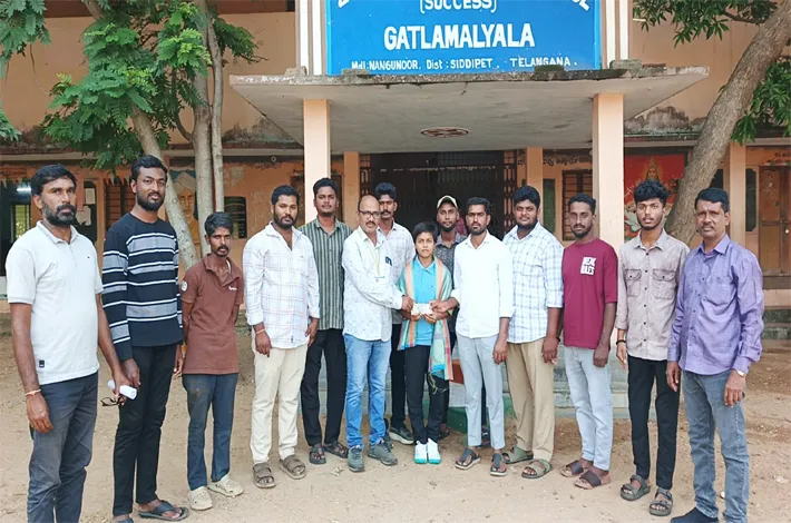 ఈశ్వరికి యువసేన యూత్ చేయూత