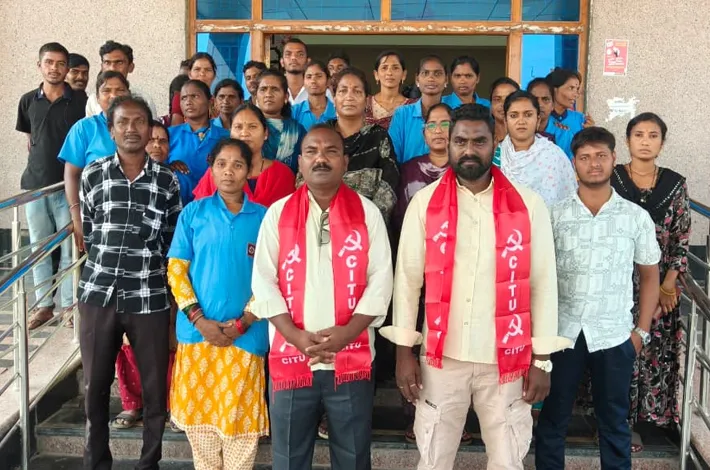 జీవో ప్రకారం వేతనాలివ్వాలి