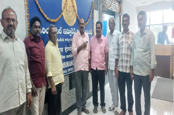 జనరల్ మేనేజర్ ను కలిసిన సాయి బాలాజీ కోల్డ్ స్టోరేజ్ అగ్నిమాపక రైతులు