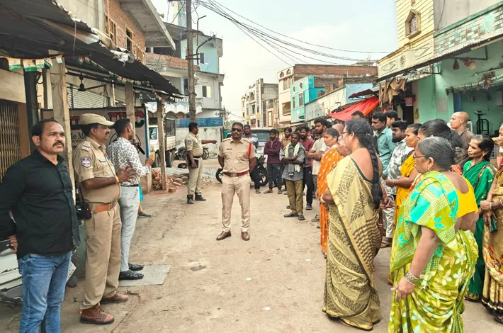 రక్తదాన శిబిరాన్ని విజయవంతం చేయండి