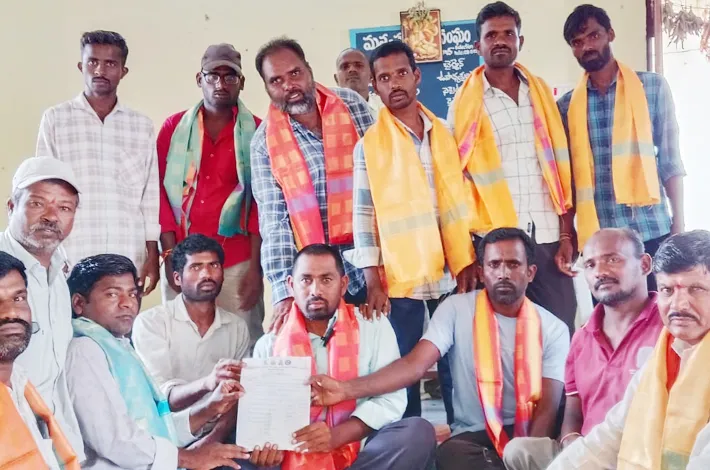 మండల దివ్యాంగుల సంఘం అధ్యక్షుడిగా కావట్టి బాలరాజు