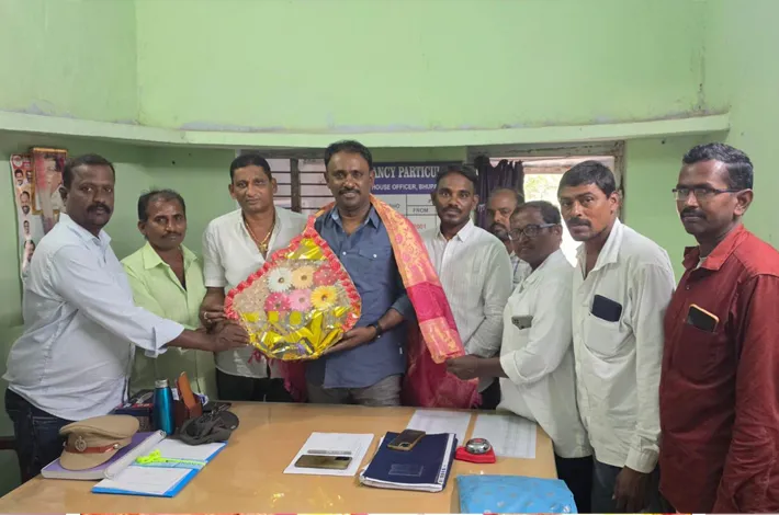 నూతన ఎక్సైజ్ అధికారులను కలిసిన గౌడ సంఘం నాయకులు..