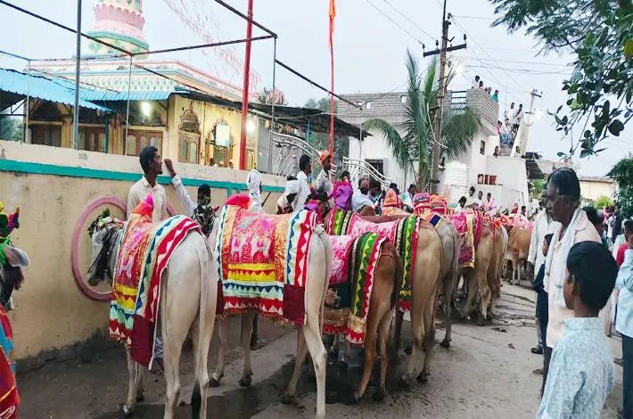 బేలలో ఘనంగా పొలాల పండుగ
