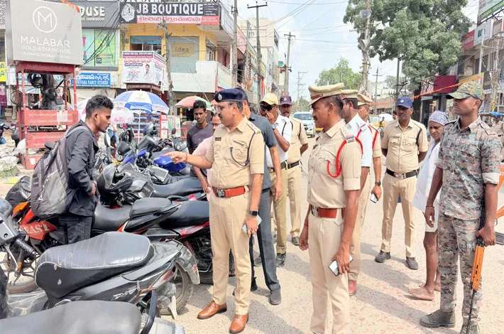 మంచిర్యాలలో నాకాబందీ