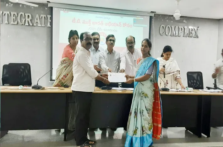 టీబీ ముక్త్ భరత్ అభియాన్ కార్యక్రమంలో పాల్గొన్న సర్పంచ్